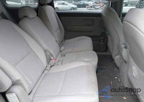 2020 Kia Sedona Lx из США, поврежденный, VIN KNDMB5C11L6619804